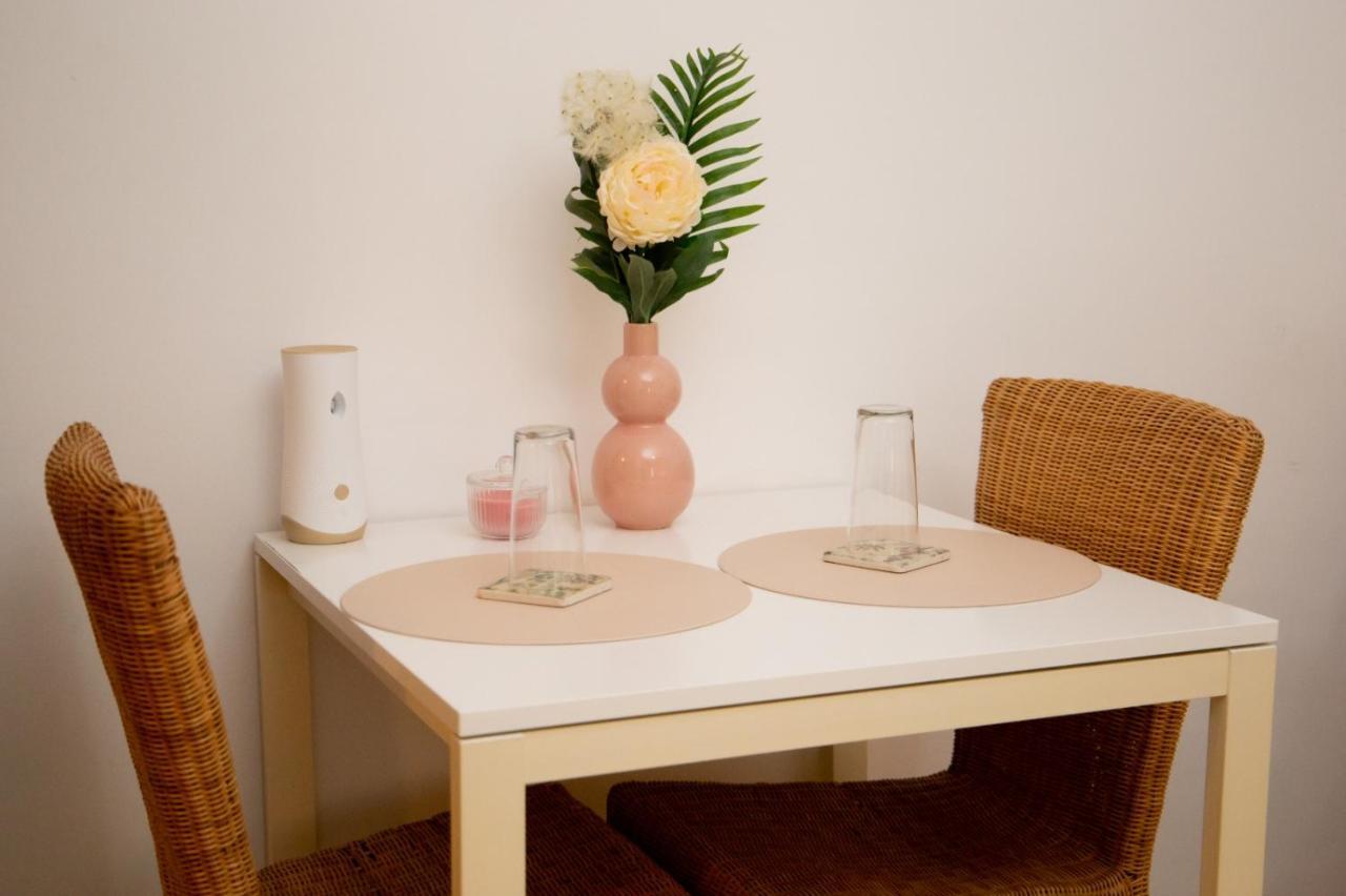 City Central Studio , Ploiesti Luaran gambar
