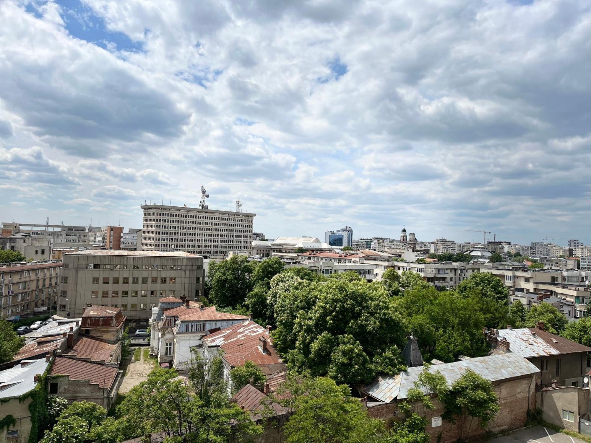 City Central Studio , Ploiesti Luaran gambar